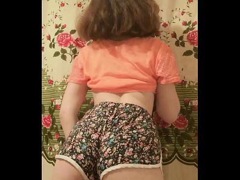 ❤️ 섹시한 젊은 아기 스트립 떨어져서 그녀의 반바지 에 카메라 ☑  섹스 포르노에서 ko.123sex.ru